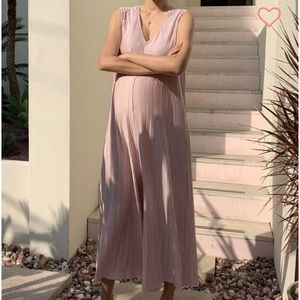 Nothing fits but infinite jumpsuit maternity - one size